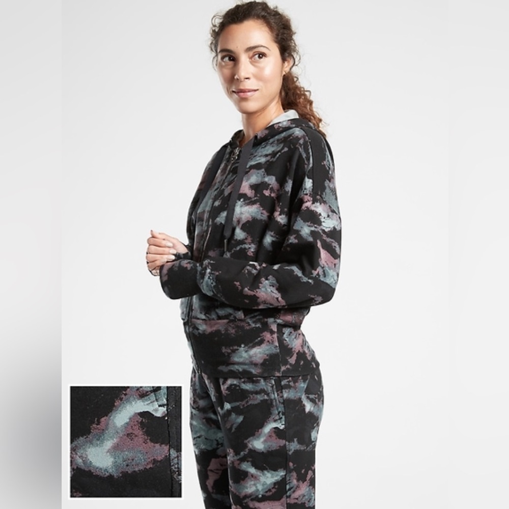 NWT ATHLETA Balance Sweatshirt Full Zip Printed/ Marine Black